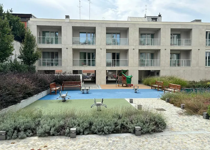Torre Skyview Gym Pool & Rooftop ميلان